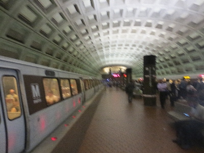 [Washington DC]Washington DC Metro station design - shows good direct one line over another interchange with lifts between central island platforms.  Photo by Ian Brown for Railfuture