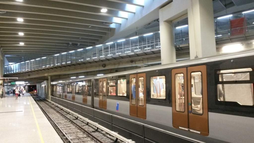 [Brussels]Brussels Schuman Metro station has a new rail bridge above it for serve the airport link