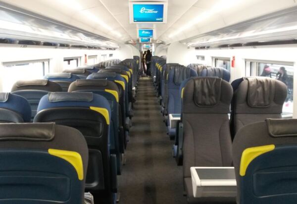 [Eurostar]Just like the older e300 trains, Standard Class has two-plus-two-seating throughout on its new Eurostar e320