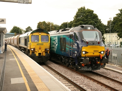 Murcia and Valencia refrigerated train pictured on HS1 to Barking. Photo by Railfreight.com