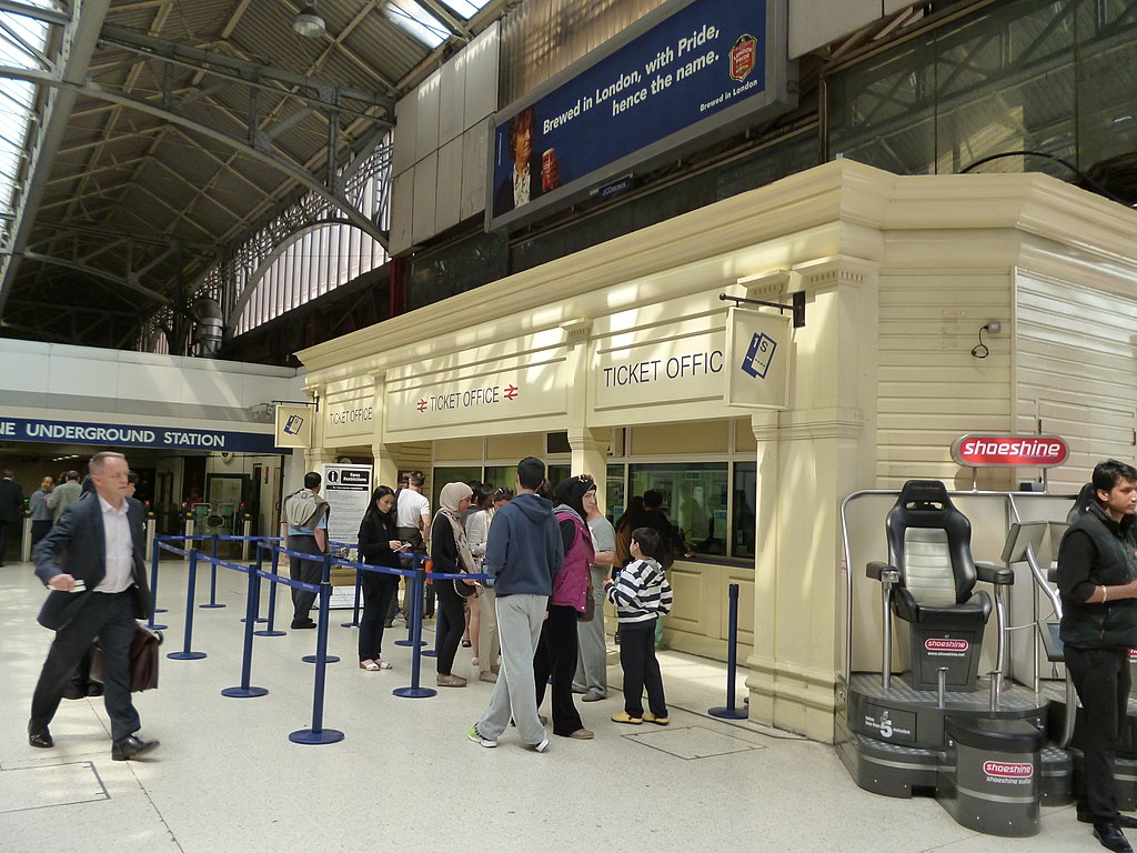 Ticket office at London Marylebone station. Image by by Dr Neil Clifton, CC BY-SA 2.0 , via Wikimedia Commons